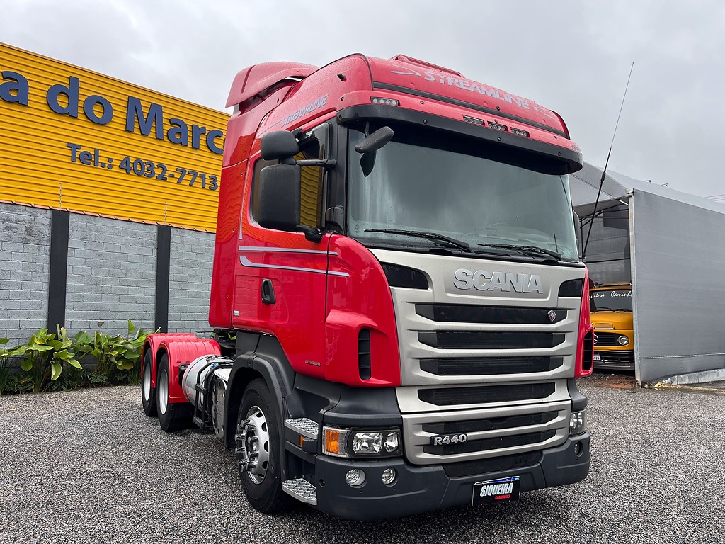 Caminhão SCANIA 440 Cavalo Mecânico ANO 2013 de Siqueira Caminhões em São Paulo