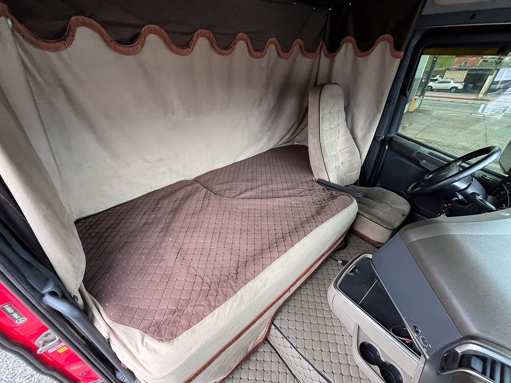 Caminhão SCANIA 440 Cavalo Mecânico ANO 2013 de Siqueira Caminhões em São Paulo