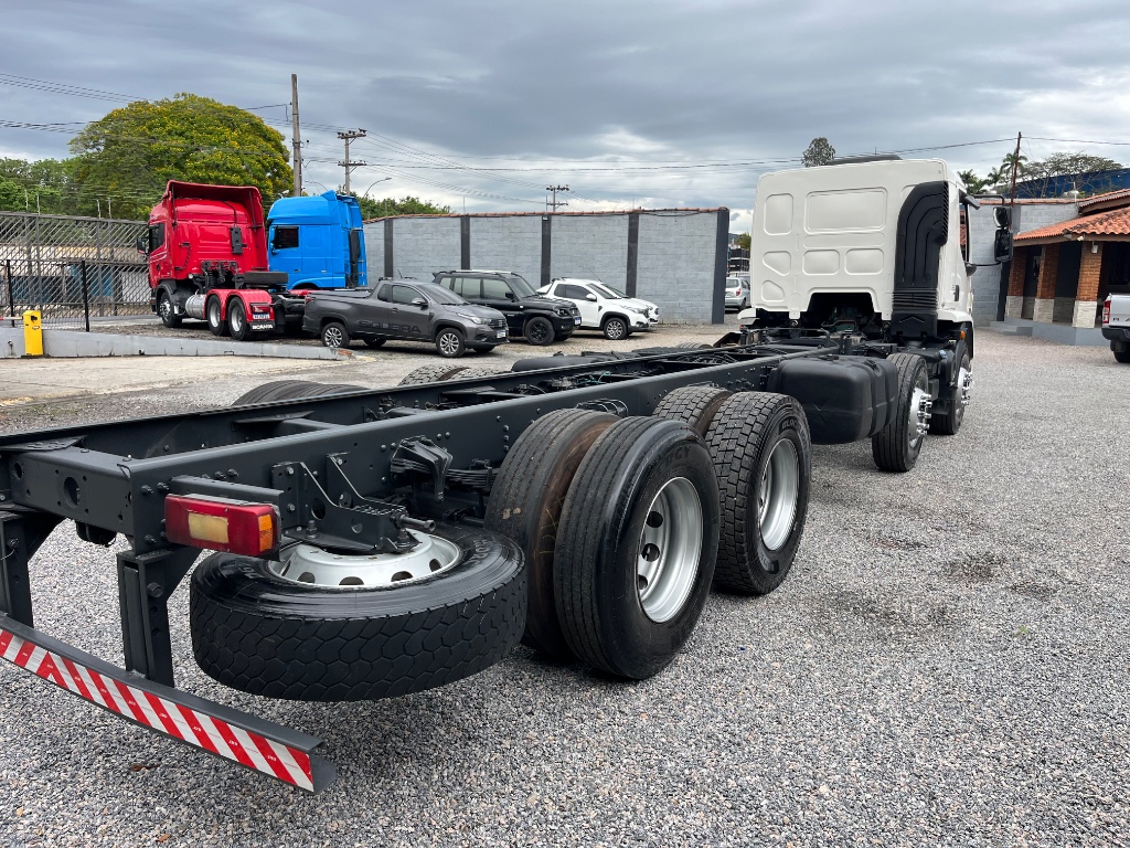 Caminhão VOLVO VM 330 Chassis ANO 2020 de Siqueira Caminhões em São Paulo