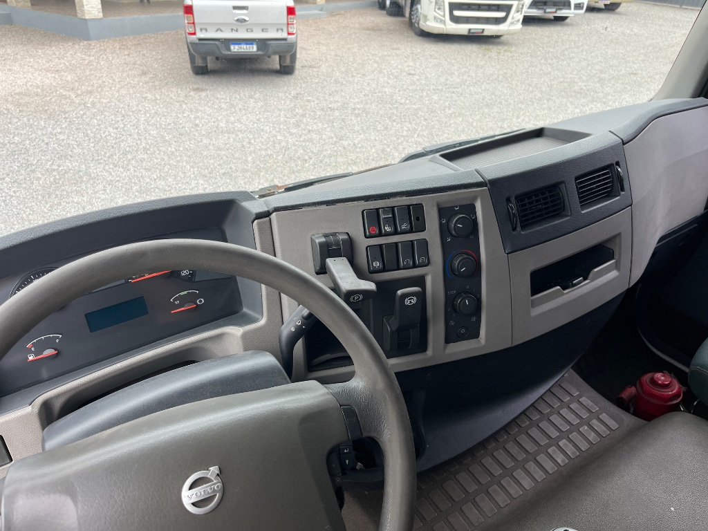 Caminhão VOLVO VM 330 Chassis ANO 2020 de Siqueira Caminhões em São Paulo