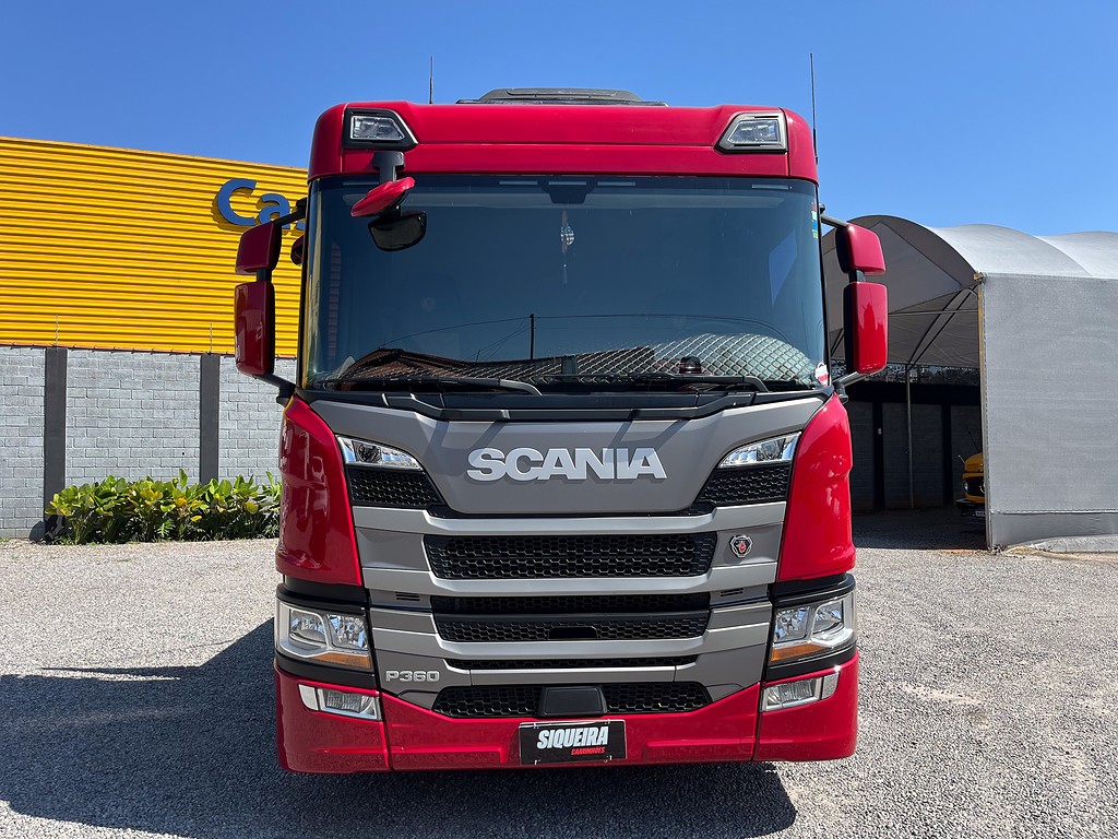 Caminhão SCANIA P360 Carroceria ANO 2024 de Siqueira Caminhões em São Paulo