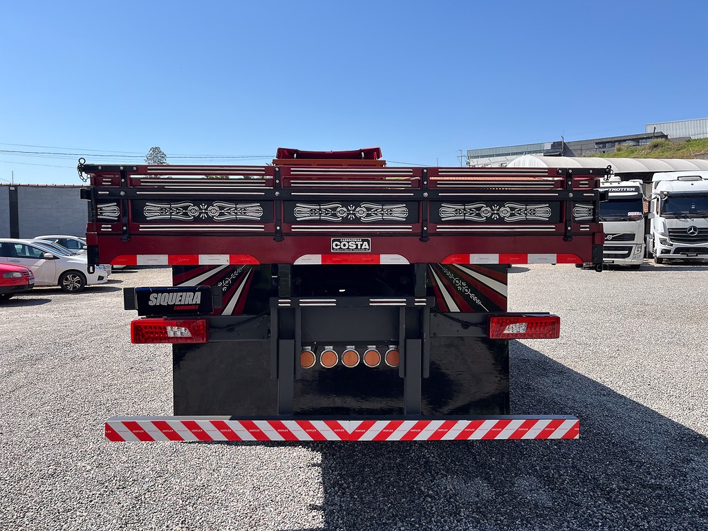 Caminhão SCANIA P360 Carroceria ANO 2024 de Siqueira Caminhões em São Paulo