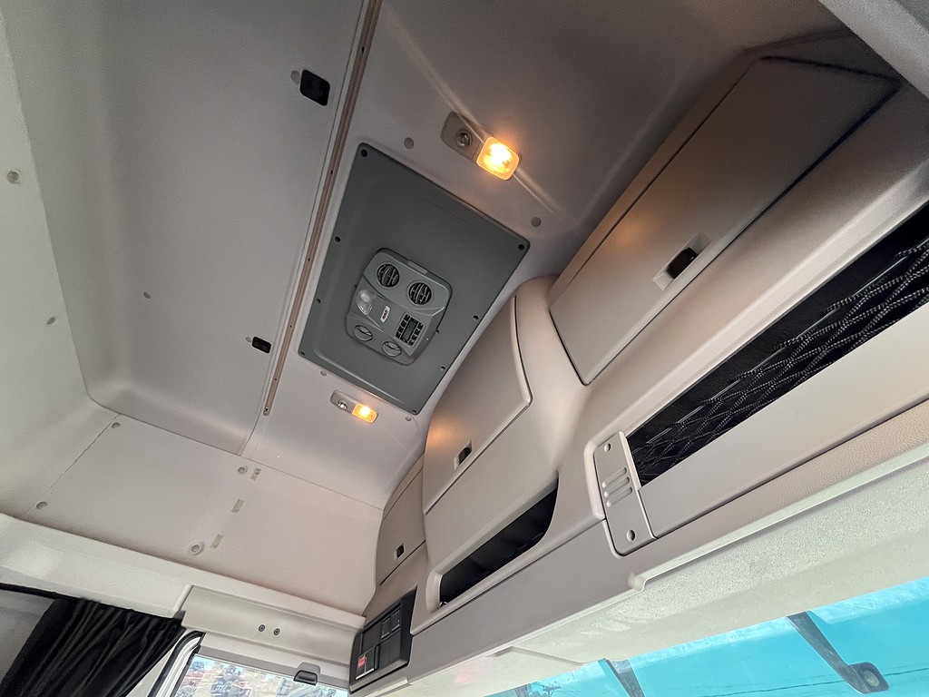 Caminhão DAF CF 300 Chassis ANO 2024 de Siqueira Caminhões em São Paulo