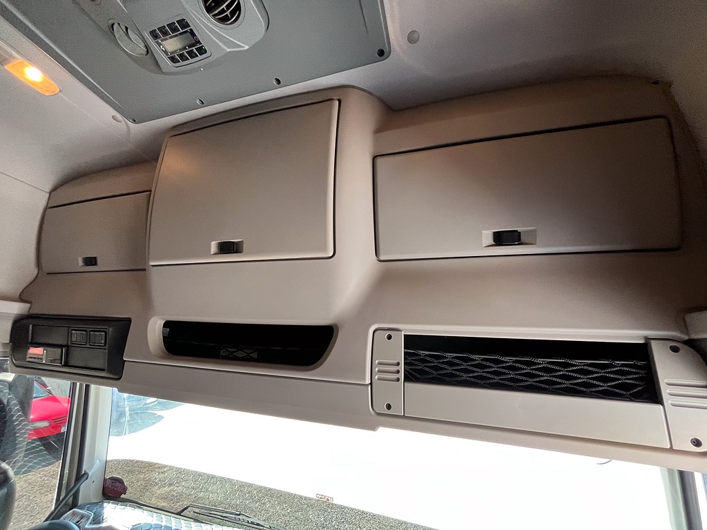 Caminhão DAF CF 300 Chassis ANO 2024 de Siqueira Caminhões em São Paulo