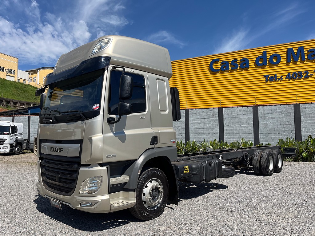 Caminhão DAF CF 300 Chassis ANO 2024 de Siqueira Caminhões em São Paulo