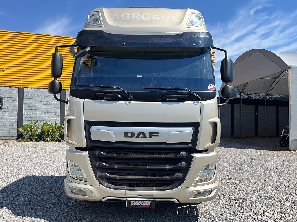 Caminhão DAF CF 300 Chassis ANO 2024 de Siqueira Caminhões em São Paulo