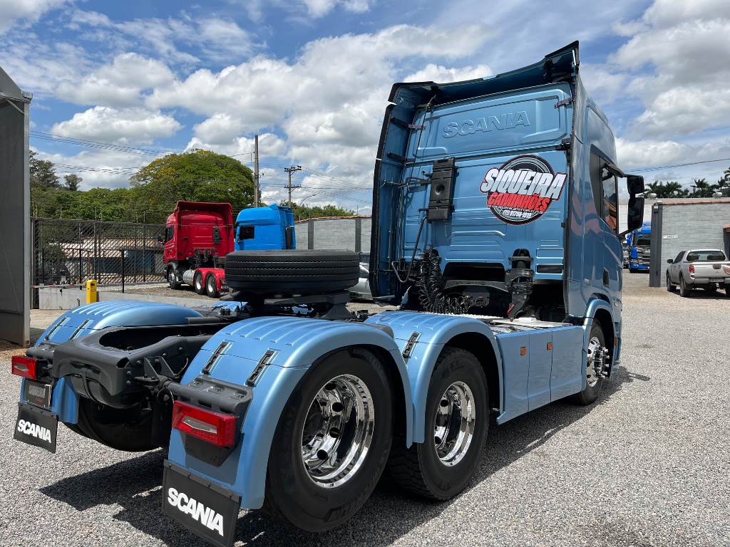 Caminhão SCANIA 460 Cavalo Mecânico ANO 2024 de Siqueira Caminhões em São Paulo