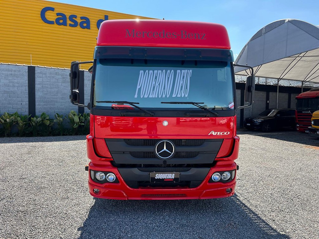 Caminhão MERCEDES BENZ MB 2430 Carroceria ANO 2014 de Siqueira Caminhões em São Paulo