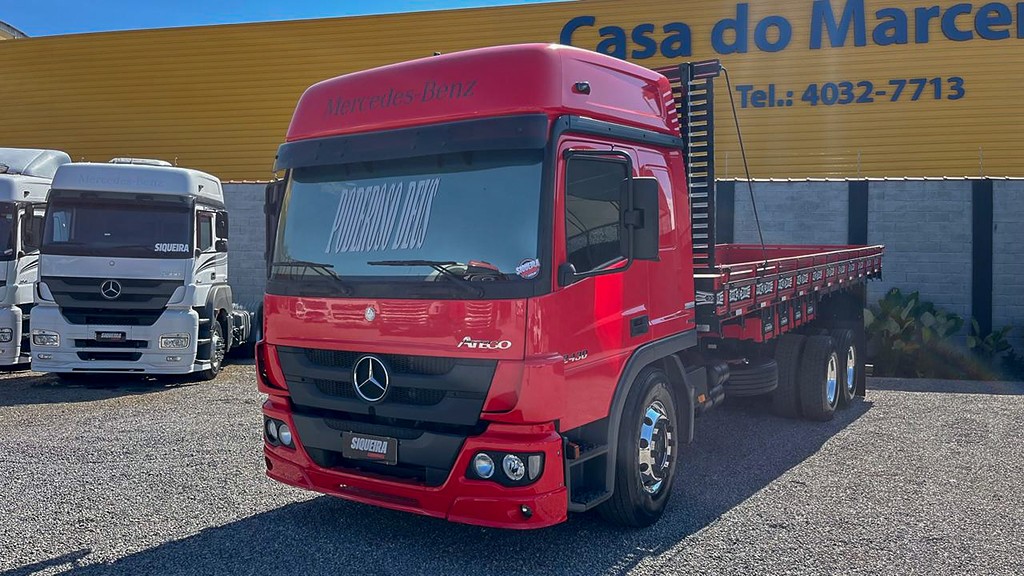 Caminhão MERCEDES BENZ MB 2430 Carroceria ANO 2014 de Siqueira Caminhões em São Paulo