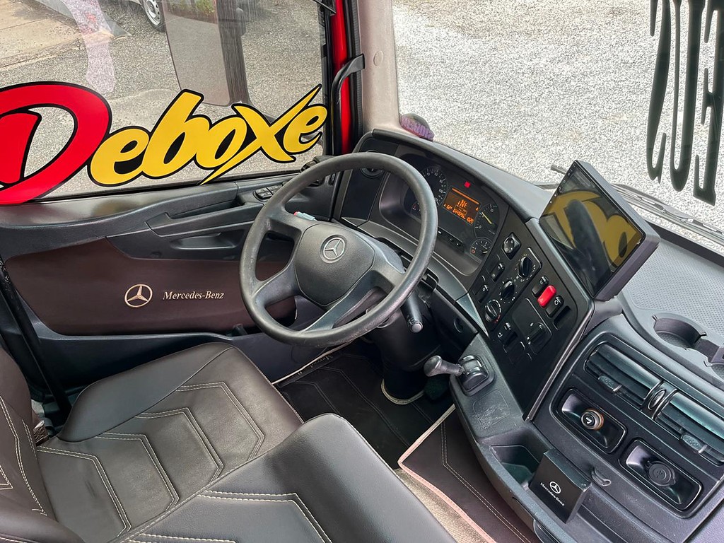 Caminhão MERCEDES BENZ MB 2430 Carroceria ANO 2014 de Siqueira Caminhões em São Paulo