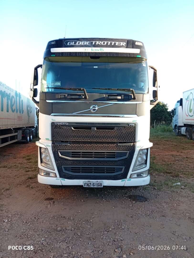 Caminhão VOLVO FH 460 Outras ANO 2016 de L.A. Ferretti LTDA em São Paulo