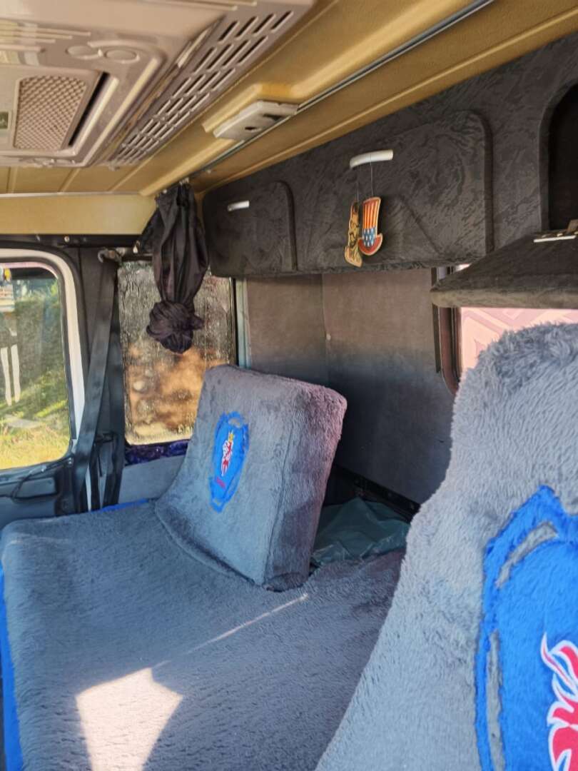 Caminhão SCANIA 112 Cavalo Mecânico ANO 1985 de L.A. Ferretti LTDA em São Paulo