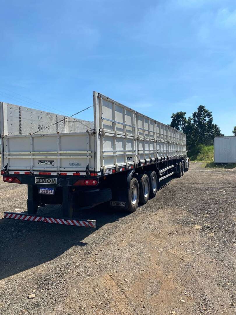 Carreta IMPLEMENTO CAMINHÃO CARROCERIA Randon ANO 2020 3 Eixos de L.A. Ferretti LTDA em São Paulo