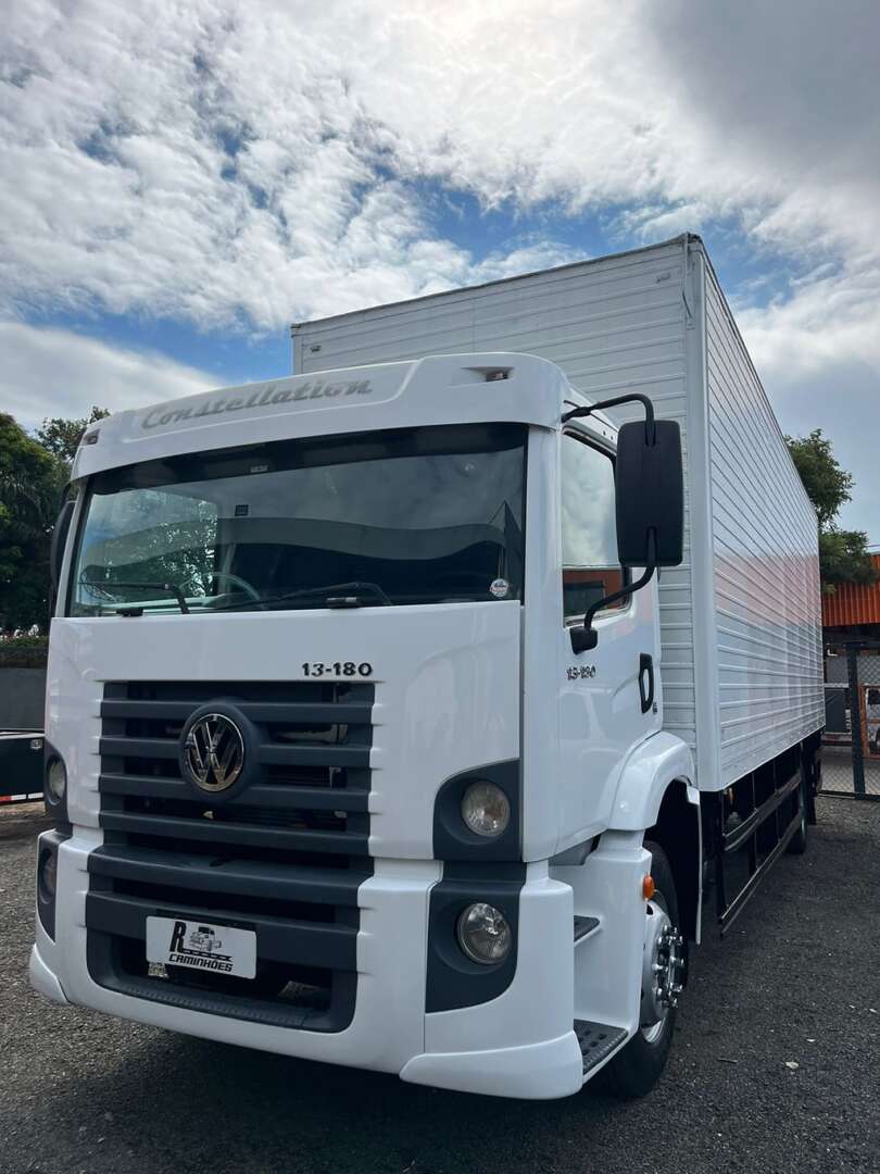 Caminhão VOLKSWAGEN VW 13180 Baú Furgão ANO 2009 de R Caminhões em São Paulo