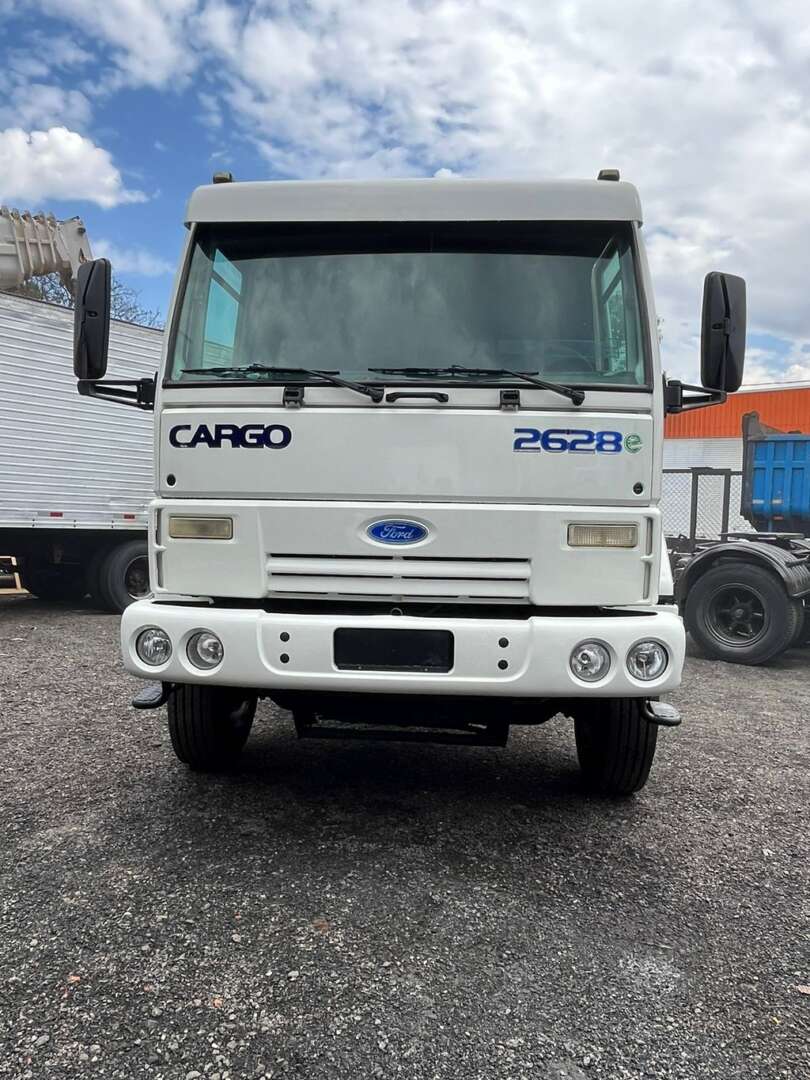 Caminhão FORD CARGO 2628 Chassis ANO 2009 de R Caminhões em São Paulo