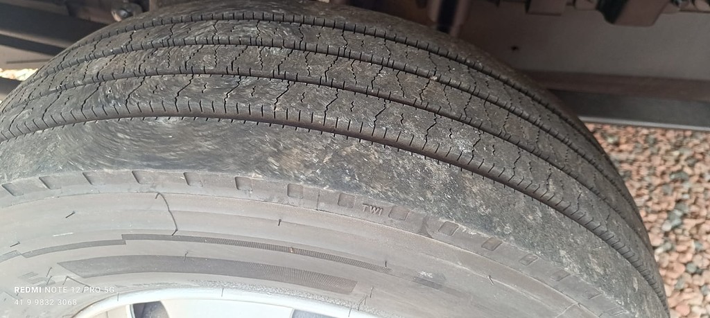 Caminhão VOLKSWAGEN VW 8160 Baú Furgão ANO 2015 de Vieira Caminhões no Paraná