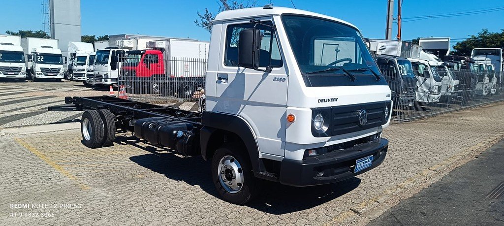 Caminhão VOLKSWAGEN VW 8160 Chassis ANO 2016 de Vieira Caminhões no Paraná