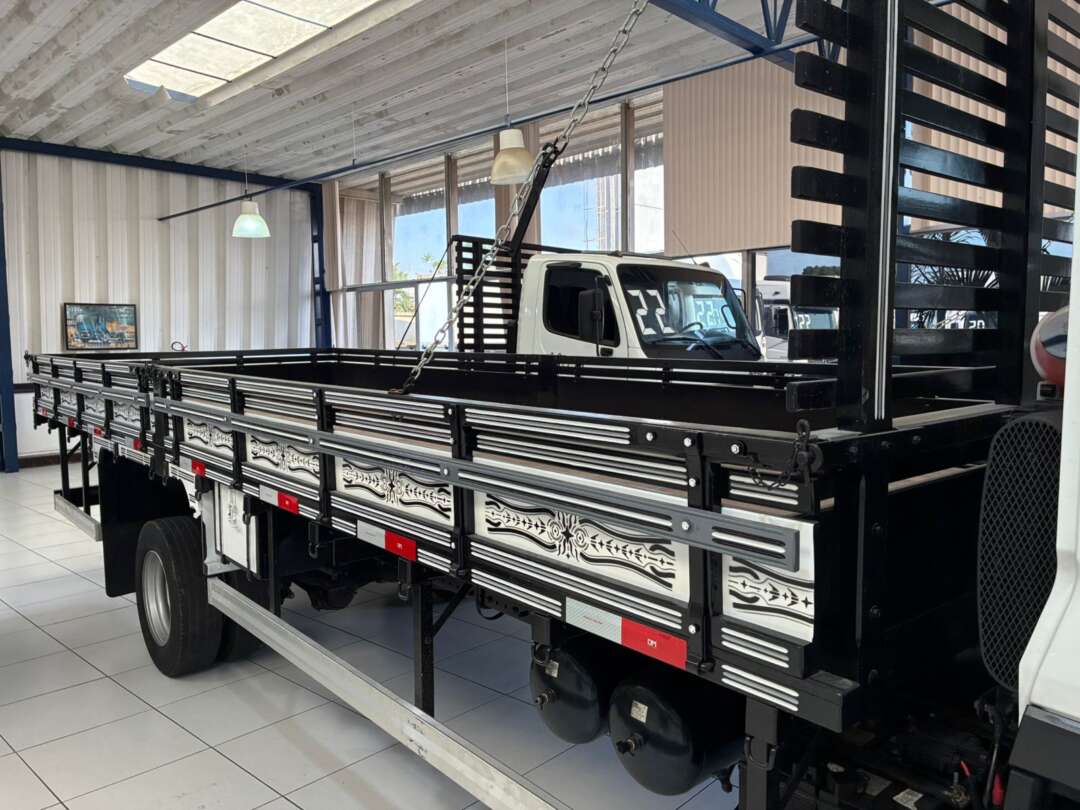 Caminhão VOLKSWAGEN VW 9170 Carroceria ANO 2020 de Vieira Caminhões no Paraná