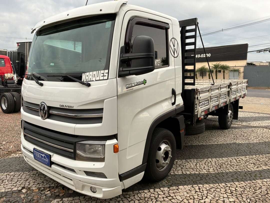 Caminhão VOLKSWAGEN DELIVERY EXPRESS Carroceria ANO 2022 de Vieira Caminhões no Paraná