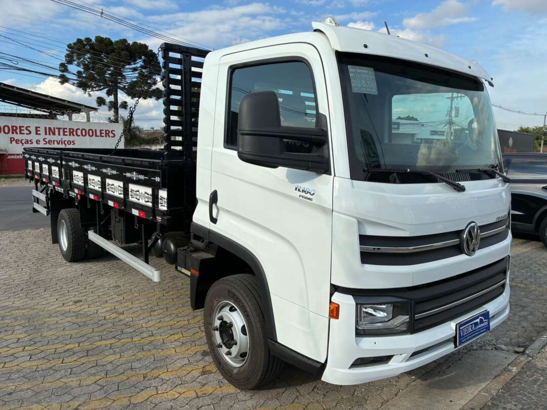 Caminhão VOLKSWAGEN VW 11180 Carga Seca ANO 2021 de Vieira Caminhões no Paraná