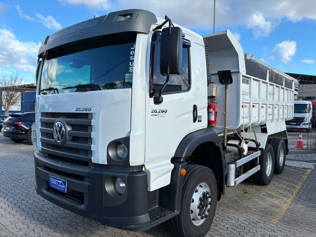 Caminhão VOLKSWAGEN VW 11180 Caçamba Basculante ANO 2020 de Vieira Caminhões no Paraná