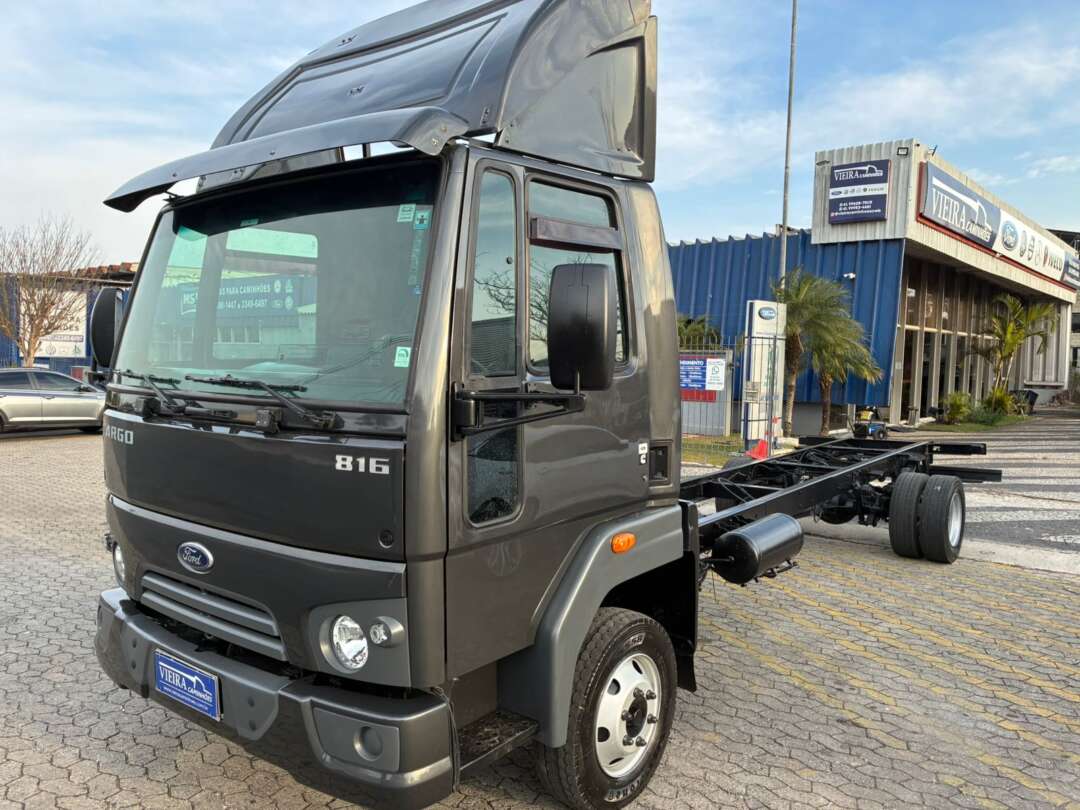 Caminhão FORD CARGO 816 Chassis ANO 2016 de Vieira Caminhões no Paraná