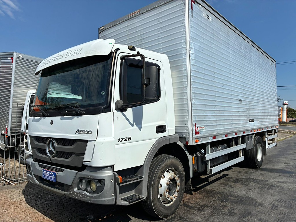 Caminhão MERCEDES BENZ MB 1726 Baú Furgão ANO 2020 de Vieira Caminhões no Paraná