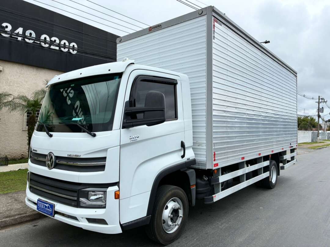 Caminhão VOLKSWAGEN VW 9170 Baú Furgão ANO 2023 de Vieira Caminhões no Paraná