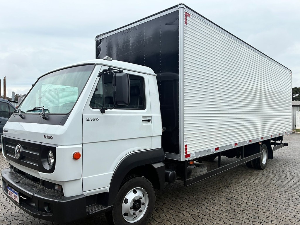 Caminhão VOLKSWAGEN VW 8160 Baú Furgão ANO 2018 de Vieira Caminhões no Paraná