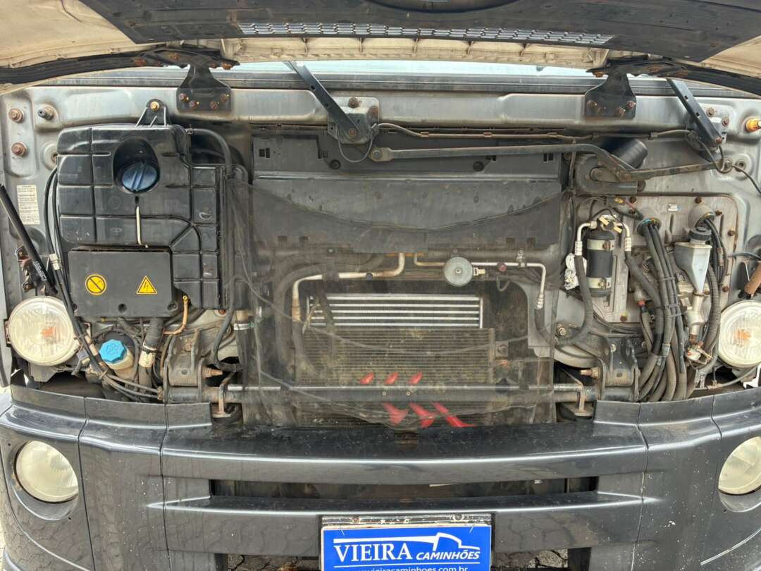 Caminhão VOLKSWAGEN VW 15180 Baú Furgão ANO 2012 de Vieira Caminhões no Paraná