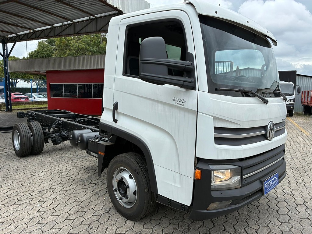 Caminhão VOLKSWAGEN VW 9170 Chassis ANO 2019 de Vieira Caminhões no Paraná