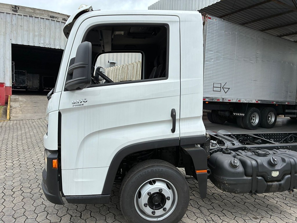 Caminhão VOLKSWAGEN VW 9170 Chassis ANO 2019 de Vieira Caminhões no Paraná