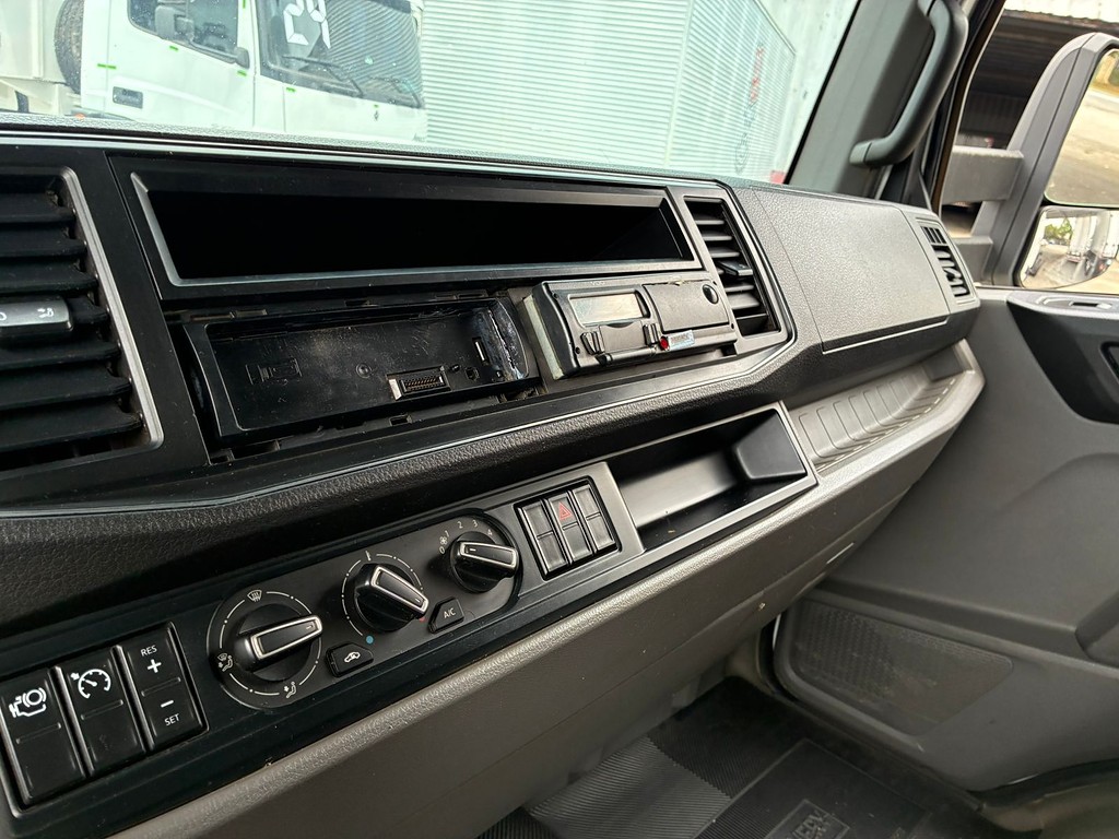 Caminhão VOLKSWAGEN VW 9170 Chassis ANO 2019 de Vieira Caminhões no Paraná