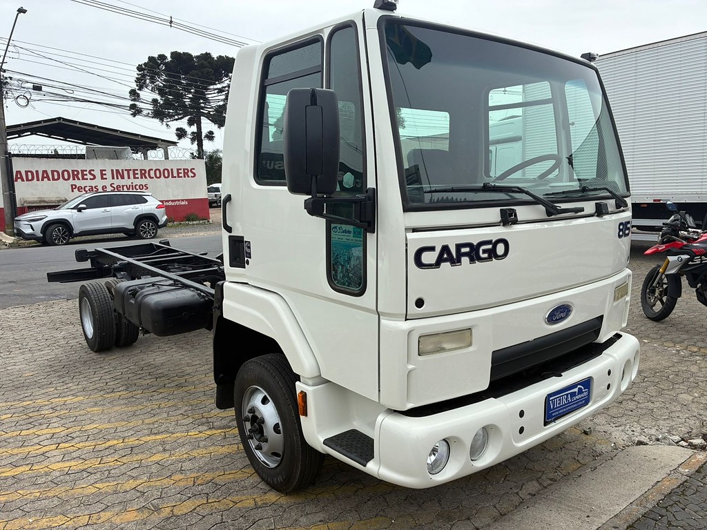 Caminhão FORD CARGO 815 Chassis ANO 2007 de Vieira Caminhões no Paraná