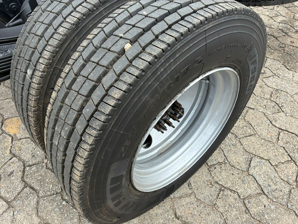 Caminhão FORD CARGO 815 Chassis ANO 2007 de Vieira Caminhões no Paraná