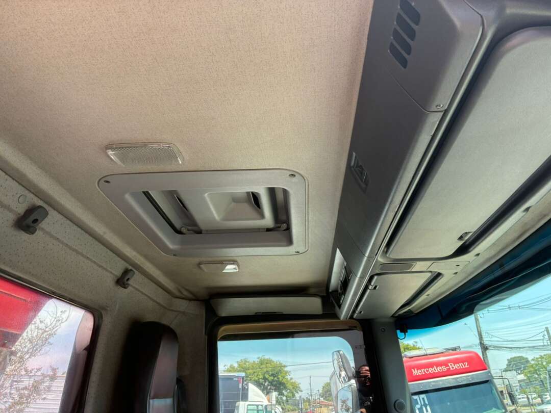 Caminhão SCANIA P310 Caçamba Basculante ANO 2013 de Vieira Caminhões no Paraná