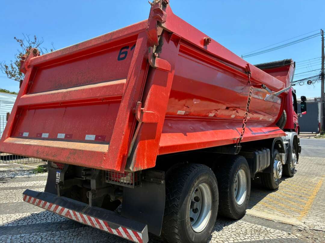 Caminhão SCANIA P310 Caçamba Basculante ANO 2013 de Vieira Caminhões no Paraná