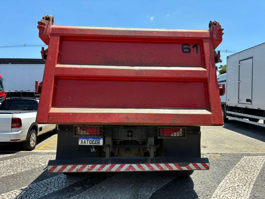 Caminhão SCANIA P310 Caçamba Basculante ANO 2013 de Vieira Caminhões no Paraná