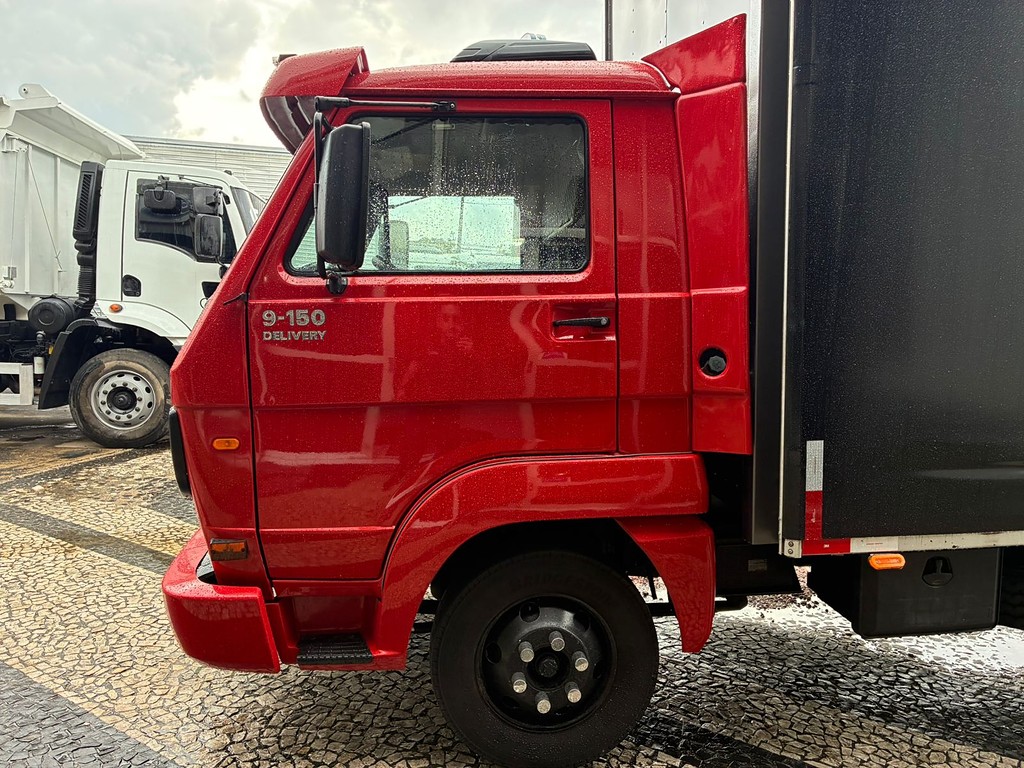 Caminhão VOLKSWAGEN VW 9150 Baú Sider ANO 2011 de Vieira Caminhões no Paraná