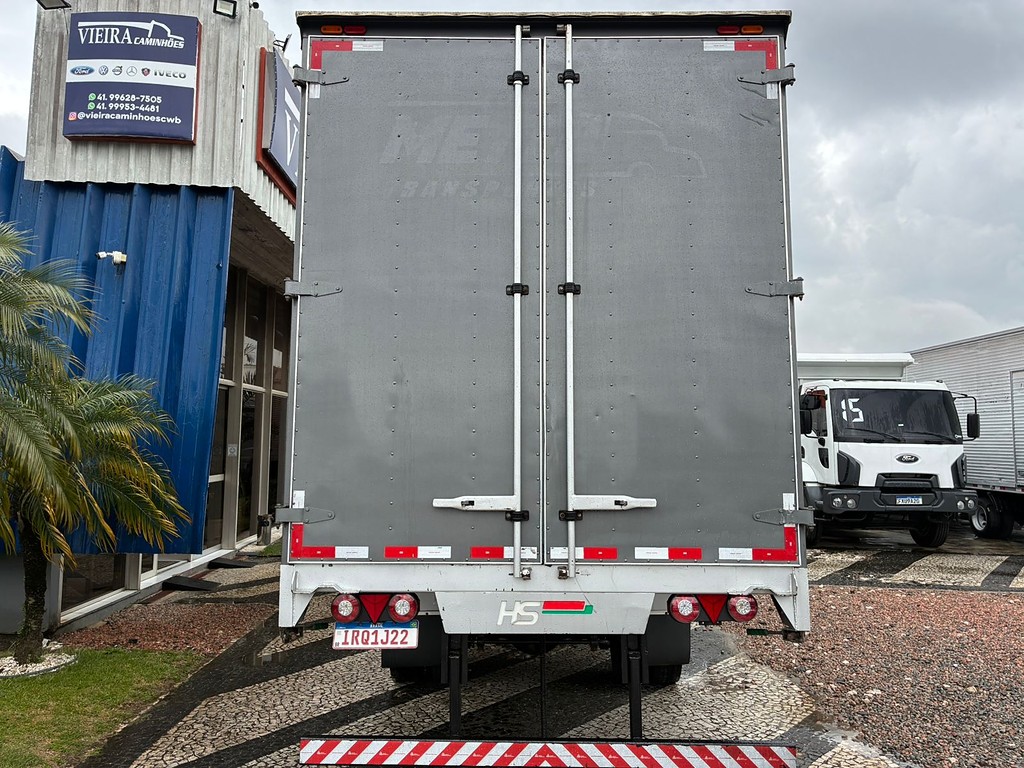 Caminhão VOLKSWAGEN VW 9150 Baú Sider ANO 2011 de Vieira Caminhões no Paraná