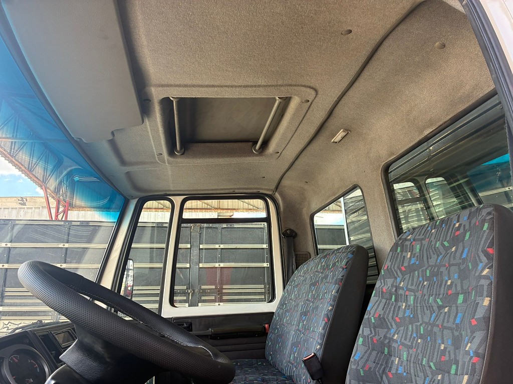 Caminhão FORD CARGO 815 Baú Furgão ANO 2007 de Vieira Caminhões no Paraná