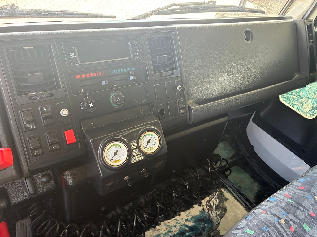 Caminhão FORD CARGO 815 Baú Furgão ANO 2007 de Vieira Caminhões no Paraná