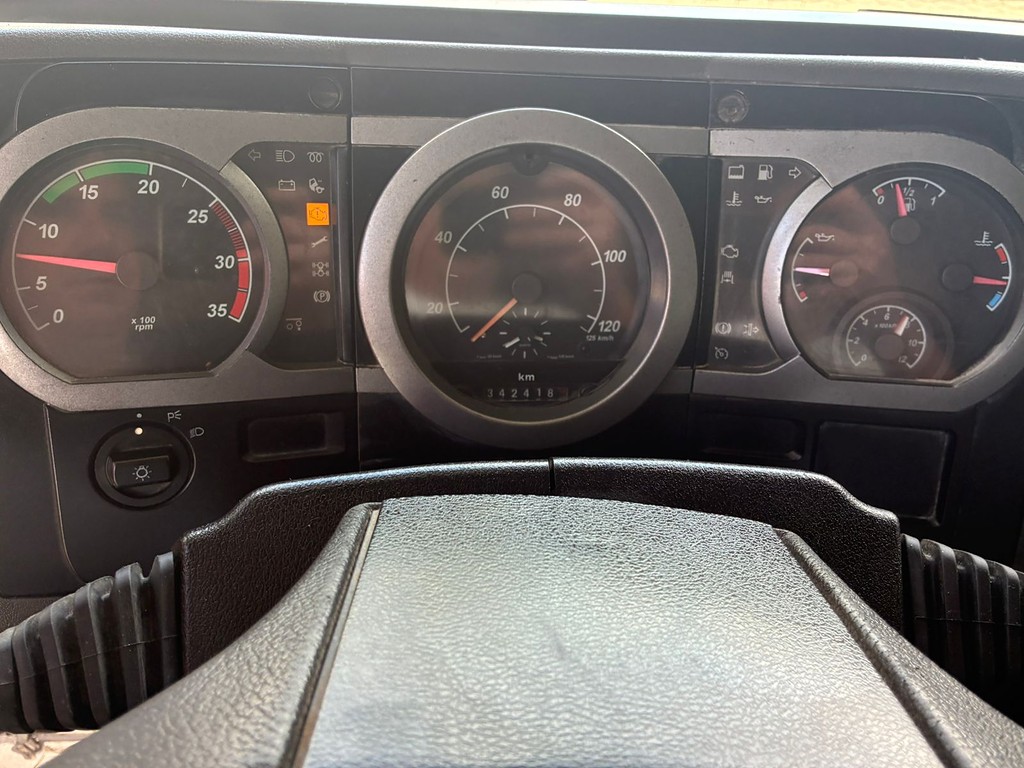 Caminhão FORD CARGO 815 Baú Furgão ANO 2007 de Vieira Caminhões no Paraná