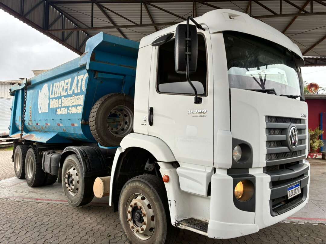 Caminhão VOLKSWAGEN VW 31280 Caçamba Basculante ANO 2016 de Vieira Caminhões no Paraná