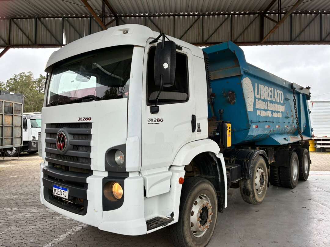 Caminhão VOLKSWAGEN VW 31280 Caçamba Basculante ANO 2016 de Vieira Caminhões no Paraná