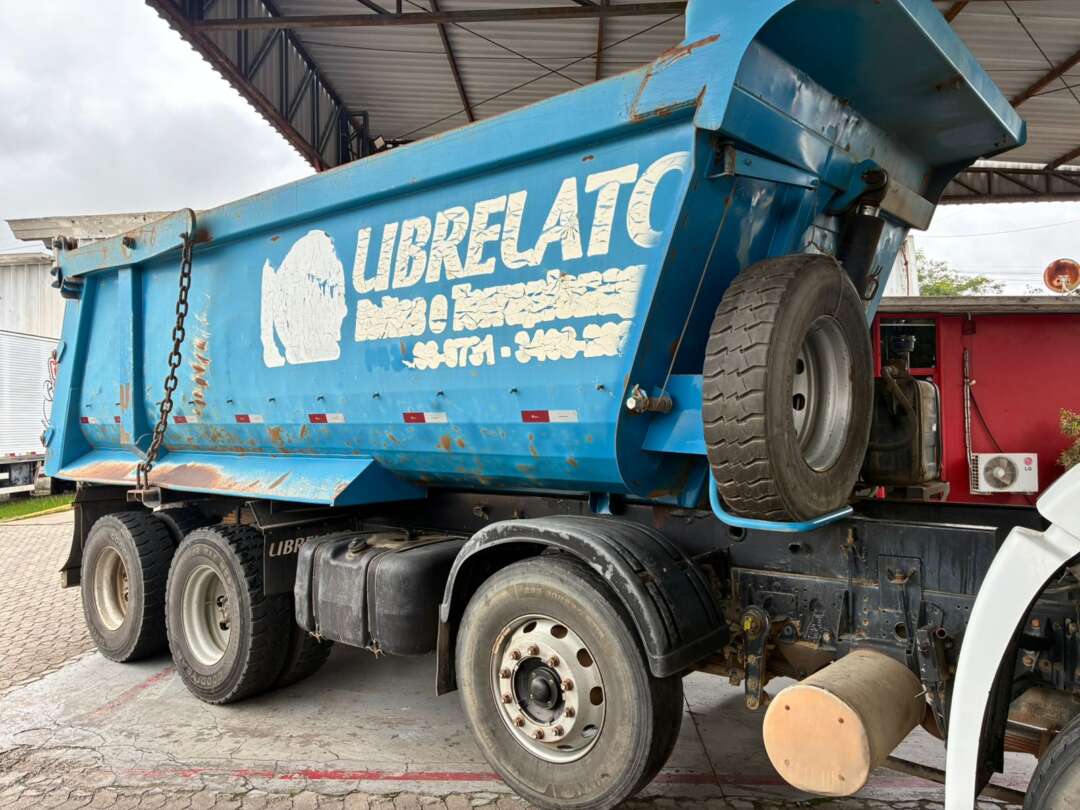 Caminhão VOLKSWAGEN VW 31280 Caçamba Basculante ANO 2016 de Vieira Caminhões no Paraná