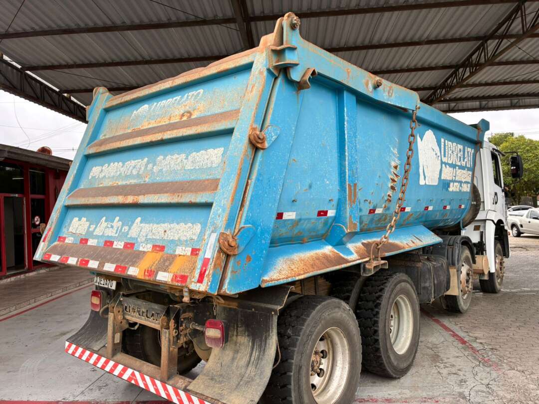 Caminhão VOLKSWAGEN VW 31280 Caçamba Basculante ANO 2016 de Vieira Caminhões no Paraná