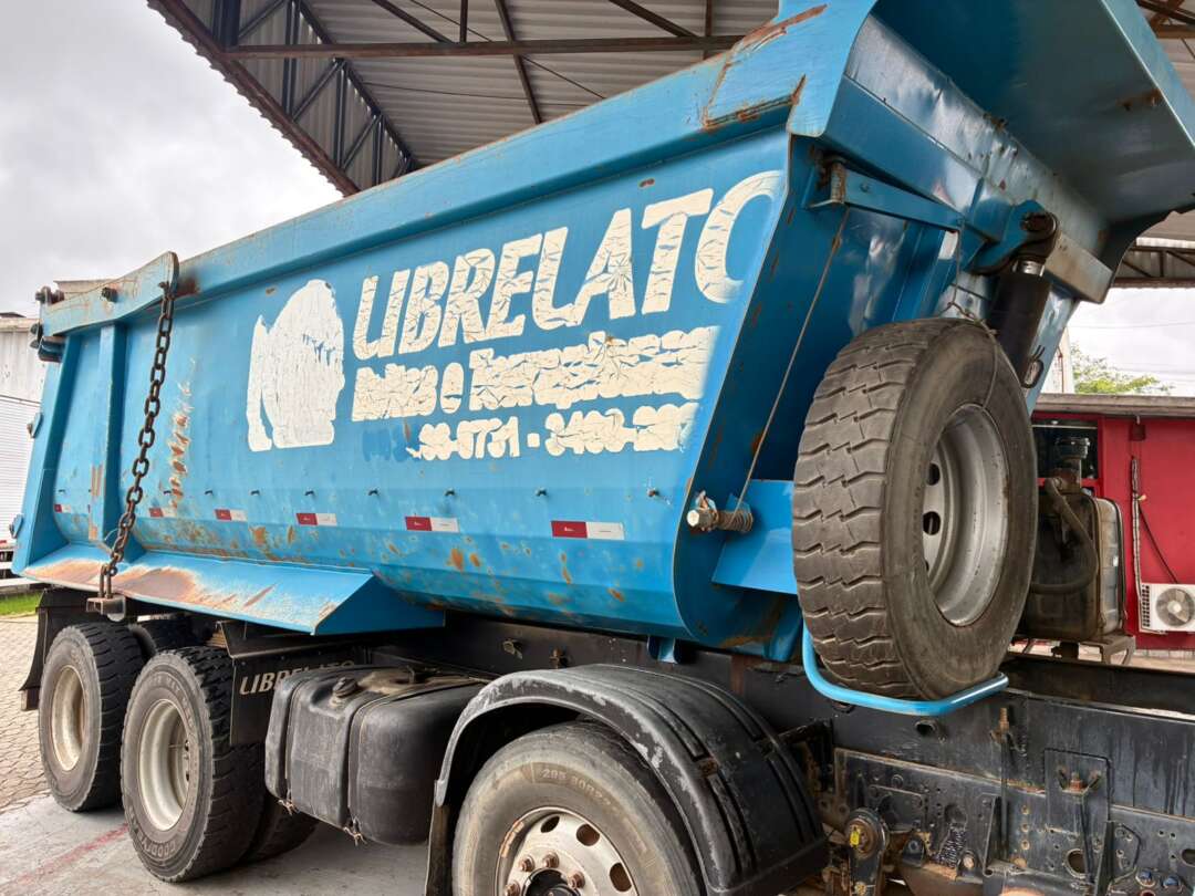 Caminhão VOLKSWAGEN VW 31280 Caçamba Basculante ANO 2016 de Vieira Caminhões no Paraná