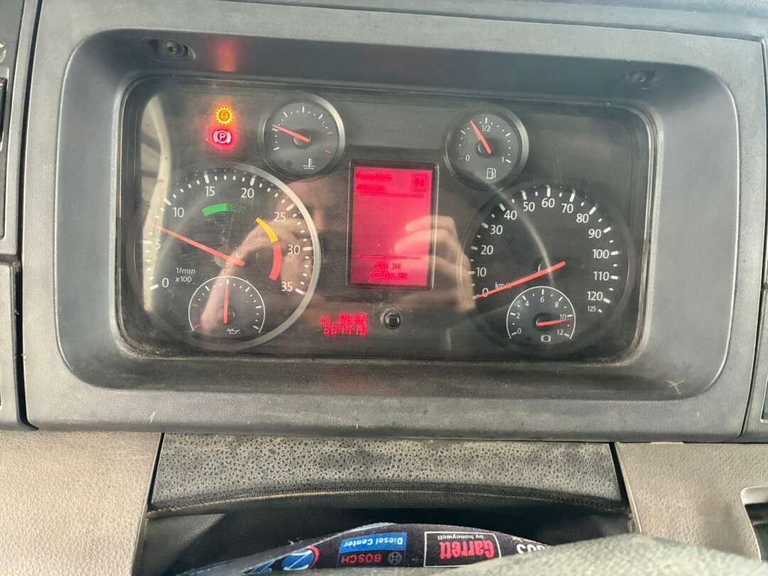 Caminhão VOLKSWAGEN VW 31280 Caçamba Basculante ANO 2016 de Vieira Caminhões no Paraná