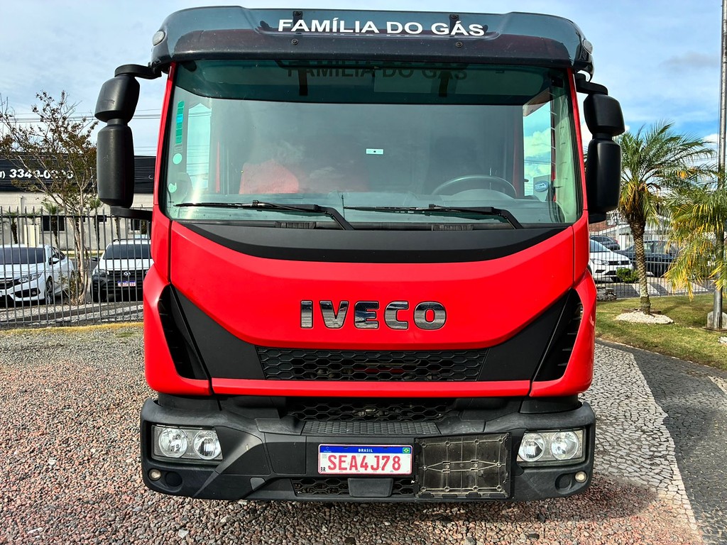 Caminhão IVECO TECTOR 11-190 Gaiola de Gás ANO 2023 de Vieira Caminhões no Paraná